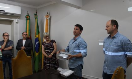 Zé Otávio assina contrato para modernizar sistema de iluminação de Cachoeira