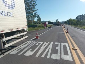 Ciclista morre atingido por caminhão na RSC-287