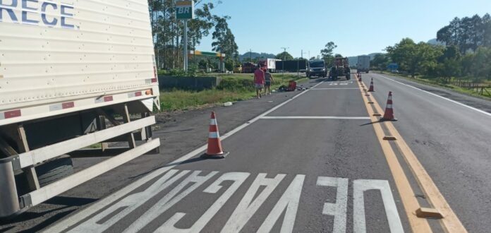 Ciclista morre atingido por caminhão na RSC-287