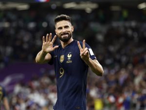 Artilheiros Giroud e Mbappé fazem França avançar: 3 a 1 na Polônia