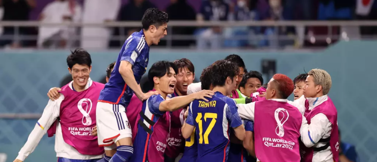 Japão surpreende Espanha e se garante nas oitavas da Copa do Catar