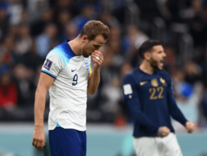 Com penalidade perdida, Inglaterra cai para França