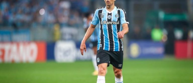 Grêmio atualiza informações sobre Lucas Leiva