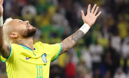 Brasil resolve no primeiro tempo e garante vaga nas quartas