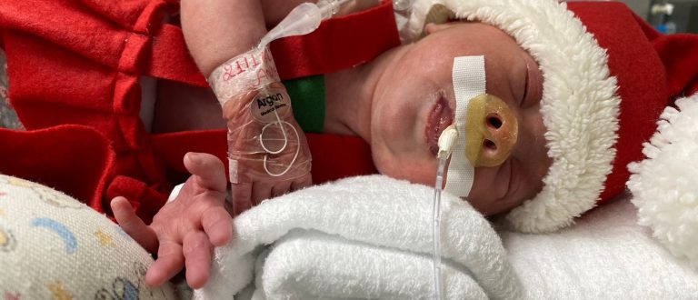 Momento fofura: os pequenos e o Papai Noel na UTI Neonatal do HCB…