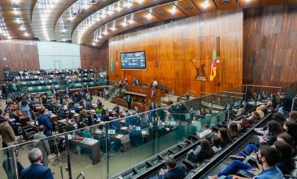 Assembleia aumenta salários de Leite, vice, secretários e deputados