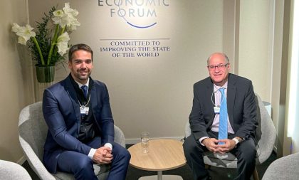 Eduardo Leite encerra missão em Davos