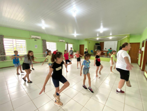 Aulas de Dança Gaúcha Estilizada estão sendo realizadas gratuitamente em Paraíso do Sul