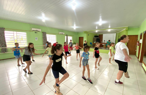 Aulas de Dança Gaúcha Estilizada estão sendo realizadas gratuitamente em Paraíso do Sul