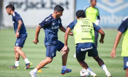 Com portões fechados, Grêmio finaliza preparação para duelo com Esportivo