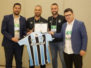 Escola do Grêmio participa do Congresso Internacional de Ciência, Futebol, Futsal e Beach Soccer