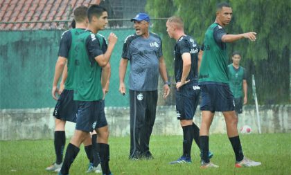 Luís Eduardo comanda último treino do Grêmio antes de enfrentar o Guarani pela Copinha