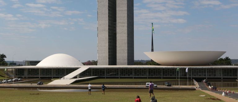 Ordem do Governo Lula é chamar de “golpista” e usar linguagem neutra