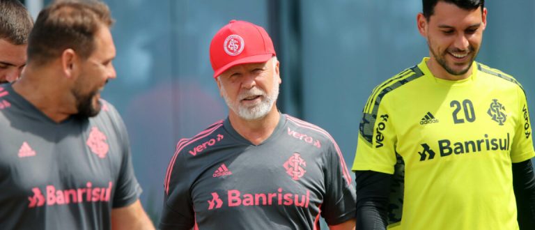 Elenco trabalha forte para a estreia no Gauchão