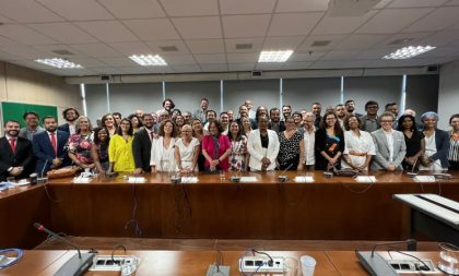 Carta de Brasília é entregue à ministra da Cultura Margareth Menezes