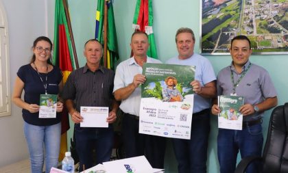 Novo Cabrais: comitiva da Expoagro entrega convite