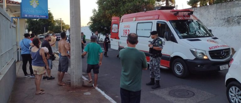 Carro atropela homem nas proximidades do Cemitério Municipal