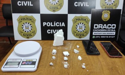 Mulher é presa com cocaína no Noêmia