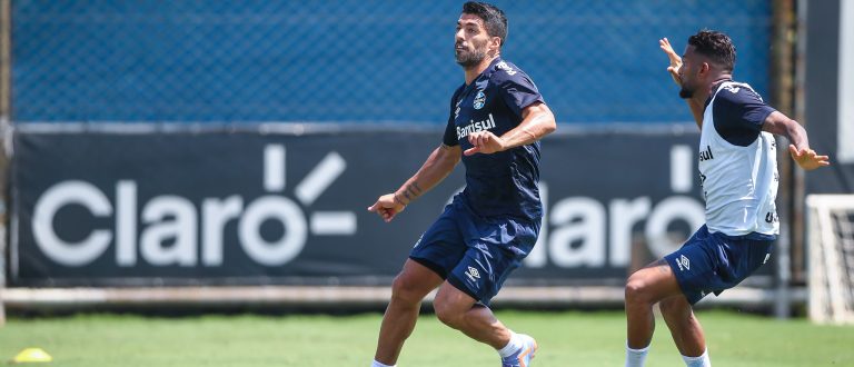 Grêmio realiza último treino antes de embarque para estreia na Copa do Brasil