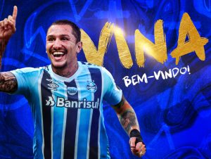 Grêmio anuncia contratação do meio-campista Vina para temporada