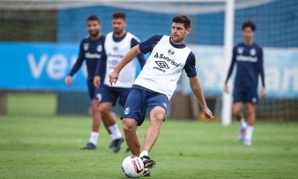 Grêmio finaliza treino e inicia viagem para enfrentar o São Luiz de Ijuí