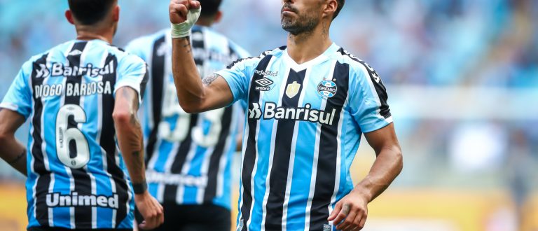 Com Suárez marcado duas vezes, Grêmio segue 100%