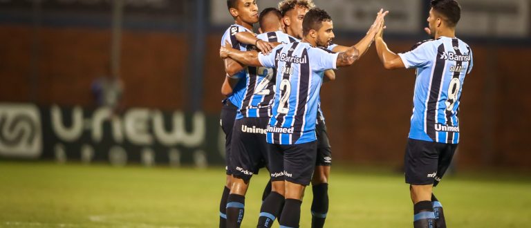 Grêmio vence Esportivo e segue líder invicto no Gauchão