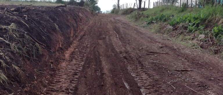 Novo Cabrais: Secretaria de Obras realiza alargamento em estradas do interior