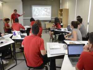 Conheça a plataforma educativa Força Meninas