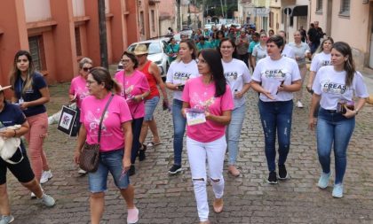 Caminhada pelas ruas de Cachoeira marca o Dia Internacional da Mulher