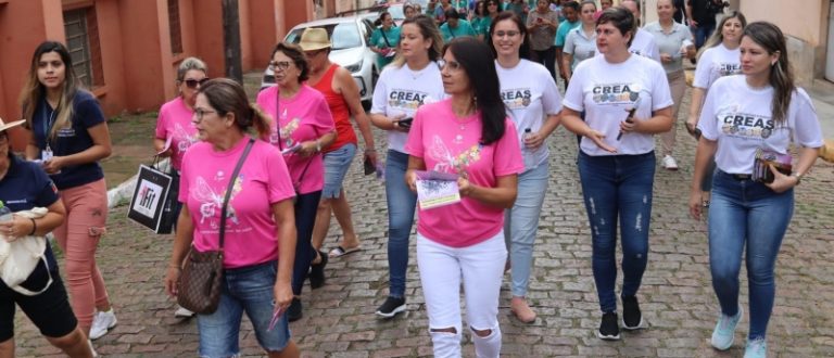 Caminhada pelas ruas de Cachoeira marca o Dia Internacional da Mulher