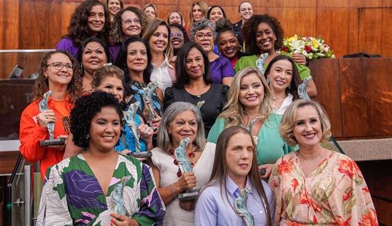 Cachoeirense é destaque cultural no Troféu Mulher Cidadã 2023