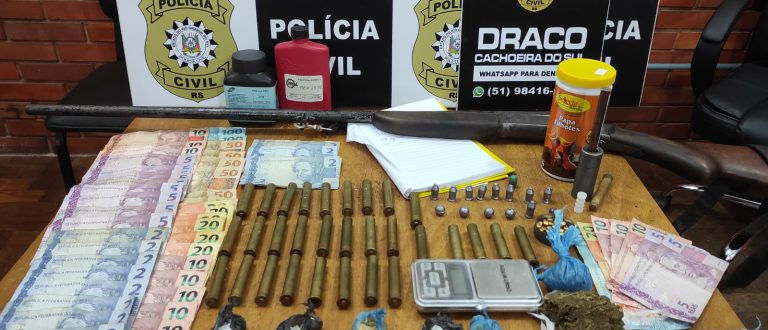 Kit completo do tráfico: Polícia prende dois com cocaína, maconha, crack, espingarda, dinheiro…