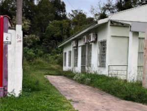 Médico demitido faz escândalo no posto de saúde do Ponche Verde