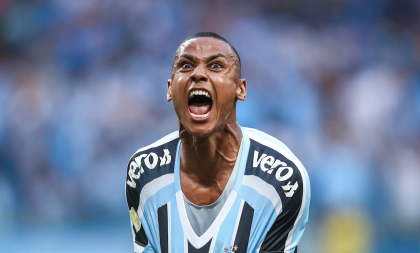 Que drama… Mas Grêmio passa para final