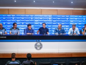 Grêmio anuncia encerramento de carreira do atleta Lucas Leiva