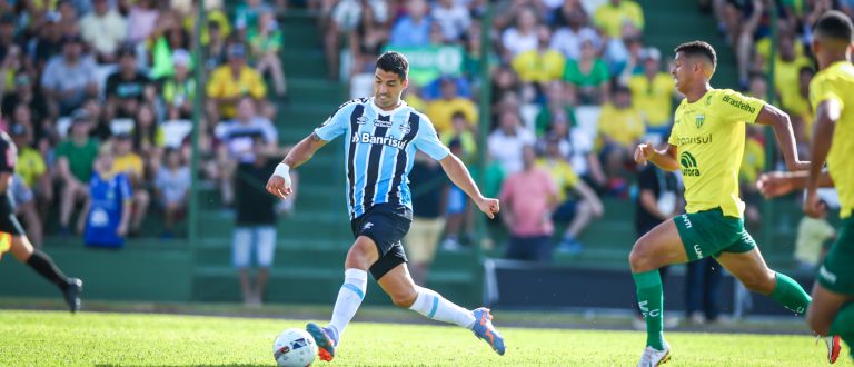 Ypiranga larga na frente de virada contra Grêmio