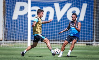 Plantel gremista realiza último treino antes da viagem para Erechim