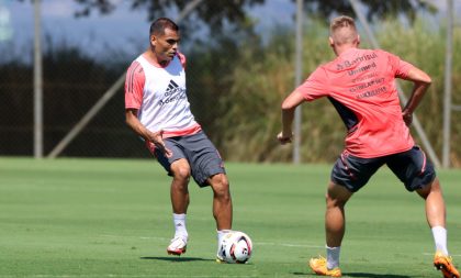 Colorado trabalha forte para o Gre-Nal 438