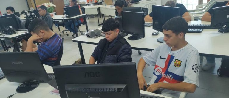 Espaço 4.0 inicia atividades com 12 alunos