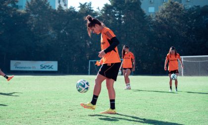 Gurias Coloradas: foco no duelo contra o Santos, no Brasileirão