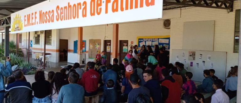 Escola N. S. de Fátima: sem diretor, vice, professores… Pais e responsáveis pedem providências