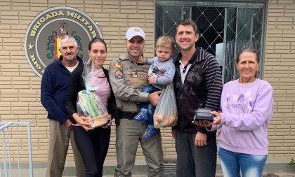 Família reencontra policial que auxiliou no salvamento de criança