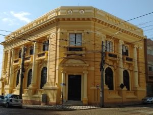 Sessão solene da Câmara homenageia os 75 anos da SMED na quinta