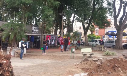 Com a rua coberta, camelôs vão trocar de local