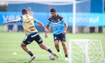 Grêmio realiza treinamento com intensidade entre os setores