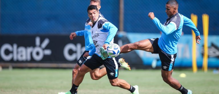 Grêmio faz treino aberto no CT Luiz Carvalho