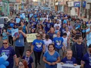 Dia do Autismo: passeata reúne 500 participantes em Cachoeira do Sul