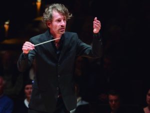 Pela 1ª vez com a OSPA, regente alemão conduz a Sinfônica por Strauss e Mahler