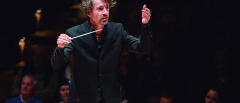 Pela 1ª vez com a OSPA, regente alemão conduz a Sinfônica por Strauss e Mahler